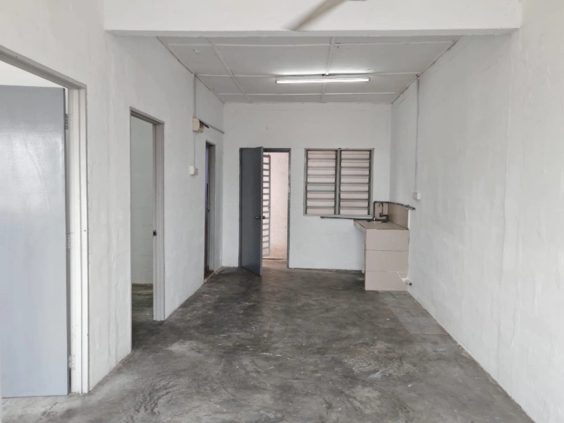 Rumah Pangsa Sri Indah @ Taman Indah Sungai Jelok , KAJANG - Tingkat 4 Top floor-Ready Now