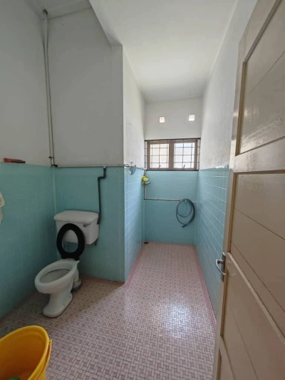 Canning Garden Facing Main Road Bungalow For Sale
