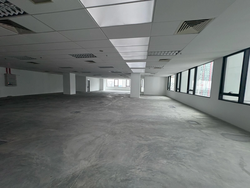 Be Seen Be Remembered Be Landmark 240000sf office building for sale