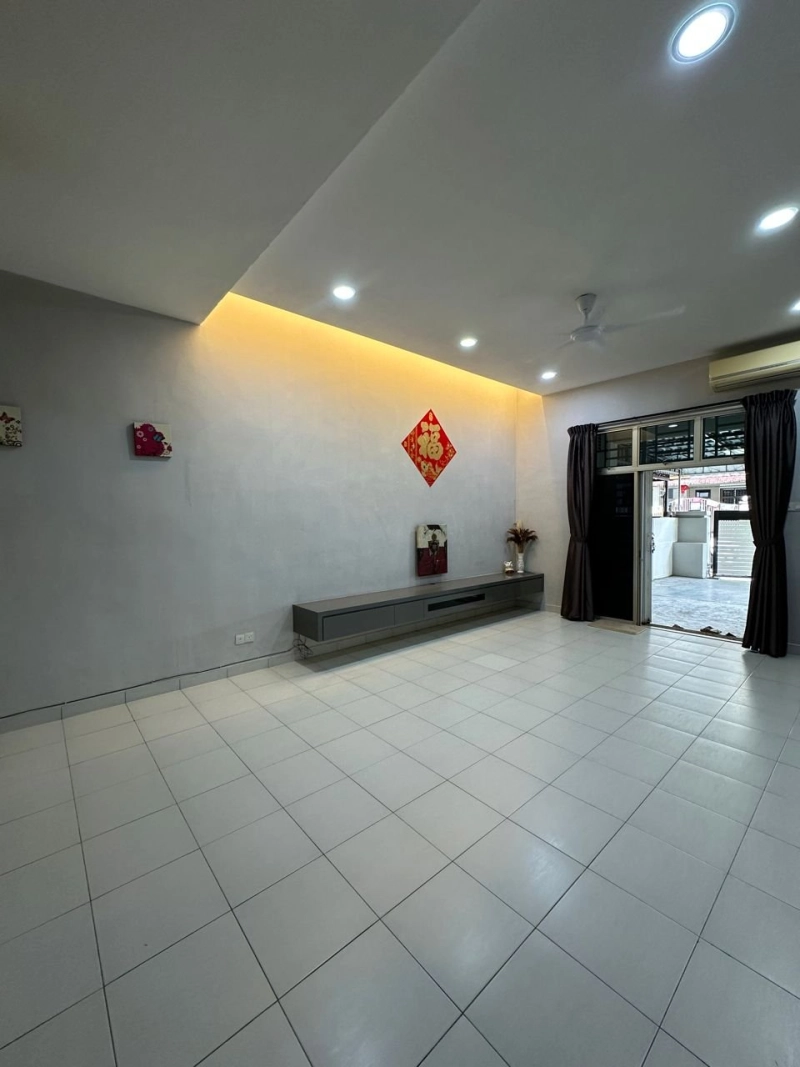 Kulai Bandar Putra Jalan Merbau 2Storey House 4Rooms 3Baths For Rent