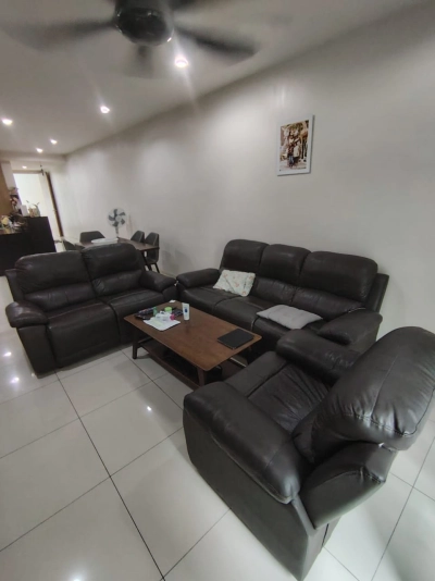 ool View & Spacious! Fully Furnished 3+1 Bed Impiana East Ledang Unit for Rent