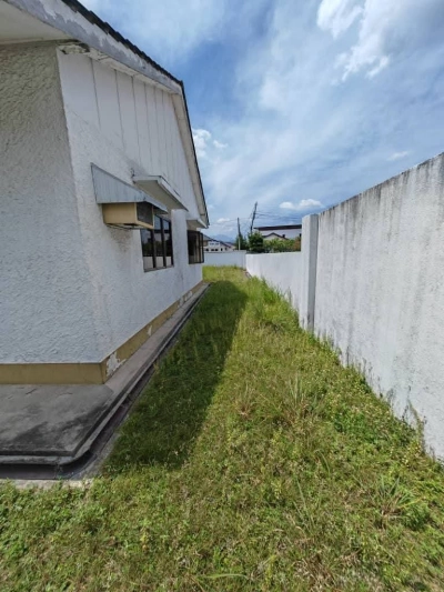 Canning Garden Facing Main Road Bungalow For Sale