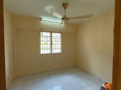 AMAN TIGA APARTMENT Kepong, Actual, Freehold, G FLOOR, Low Deposit