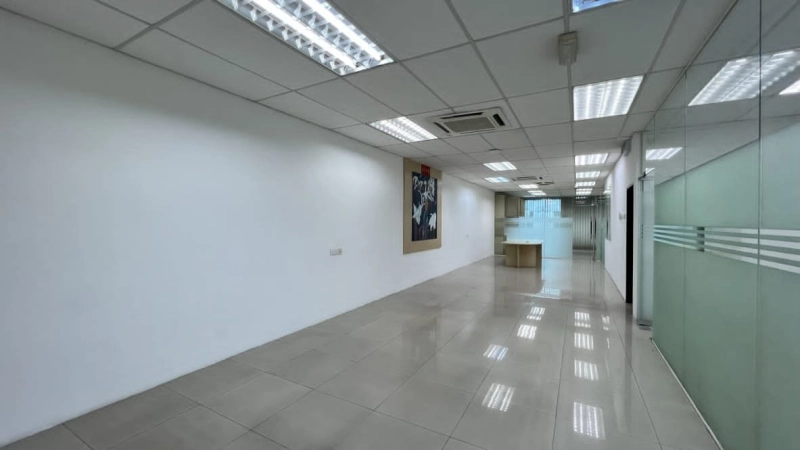 Renovated 1st Floor Office-Kuchai Business Park @ KL-Ready 1/10