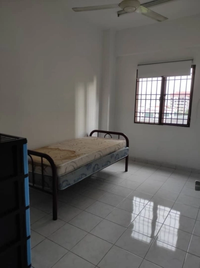 PELANGI DAMANSARA CONDO BANDAR UTAMA, Actual, Renovated, Low Deposit