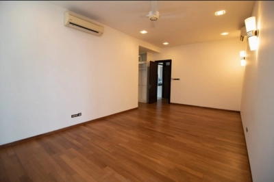 The Pearl @ KLCC-Level 17 private lift-Sale below bank value Rm480k