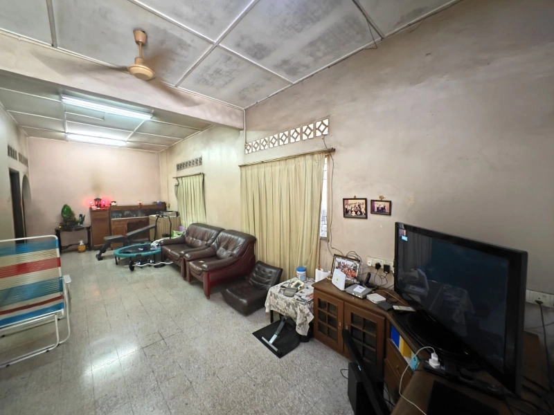 Taman Petaling, Kepong -1sty House, CORNER