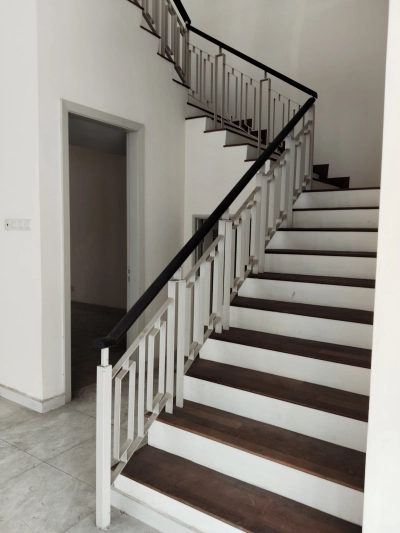3 STOREY SEMI-D ARECA RESIDENCE KEPONG, Actual, Near MRT, Gated & Guard, Low Deposit
