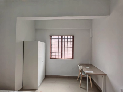 Room 2 RM500 @ 2nd floor Shop Apartment, Seksyen 7, Shah Alam - Near UITM - Ready unit