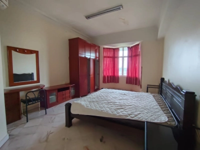 Stulang Villa with Sea View for RM3,000!