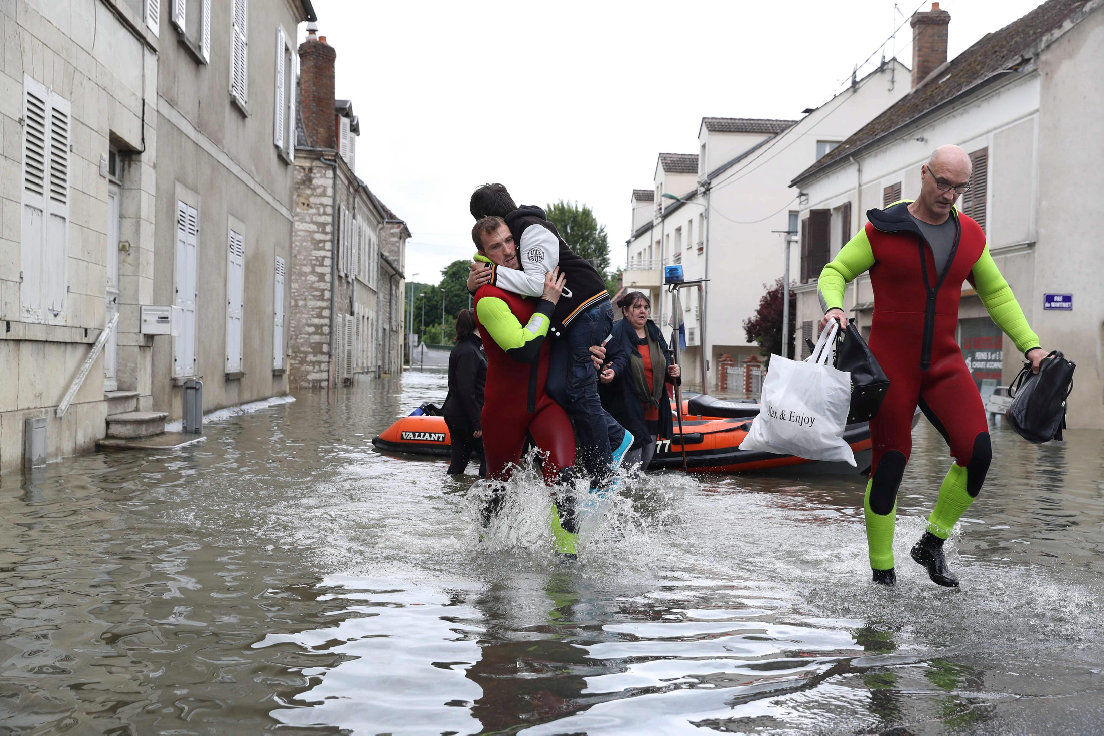 Israeli scientists weigh in on high heat followed by flooding in Paris