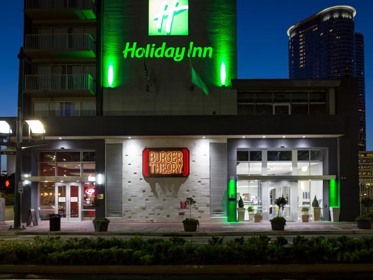 《Holiday Inn Houston Downtown》– Real Guest Stories & Booking Info | HafH