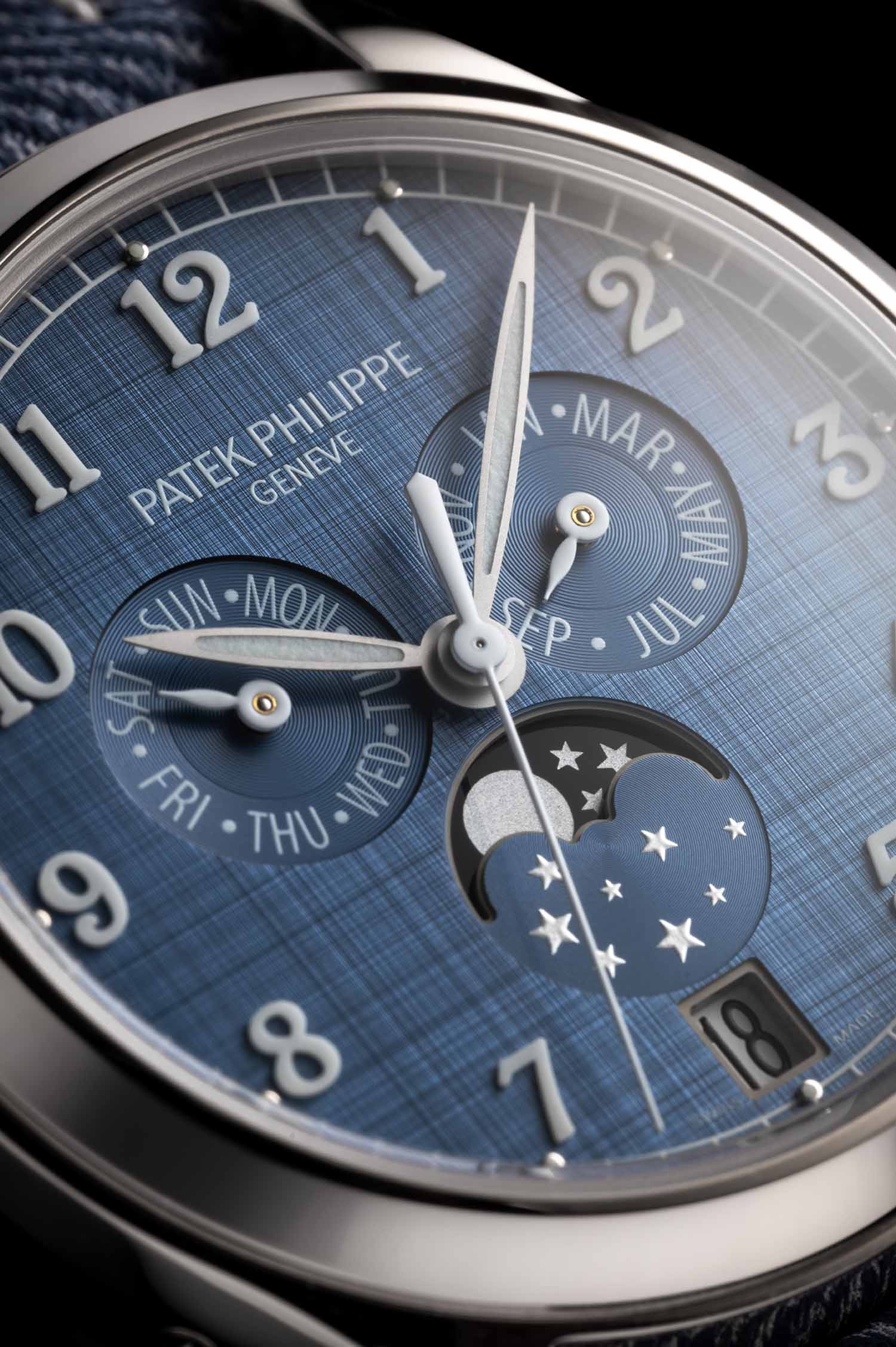 Patek Philippe Complications Annual Calendar Moonphase Blue-Gray Satin White Gold 4946G-001