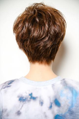 Minx 吉瀬美智子風髪型 大人グレージュショート Minx 銀座店のヘアスタイル ヘアログ
