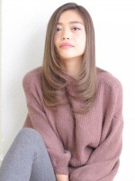 hair+resort lagoon シンプルヘアでも重さを感じさせない透けカラー【阿部春菜】