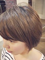 Hair+Gallery HotStaff イルミナカラーのサファリでふわっとショートボブ