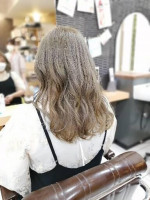 & again HAIR DESIGN 緑橋 外国人風ケアブリーチ、ダブルカラー巻髪仕上げ