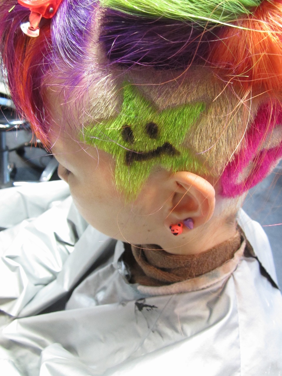 個性派派手髪 レインボーポップカラー バリアート ｔrick Store トリックストア のヘアスタイル ヘアログ