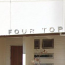 松前駅にあるFOUR TOP