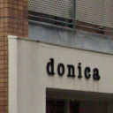 初芝駅にあるdonica