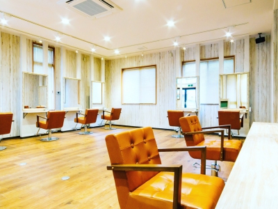 Agu hair axis 山形店