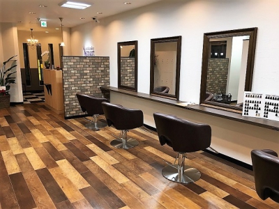 cut & color smart 柏青葉台店 - カット・カラースペースとレセプション