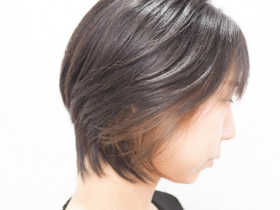 《閉店》arvo hair cut - ショートヘアでベージュのインナーカラーです。