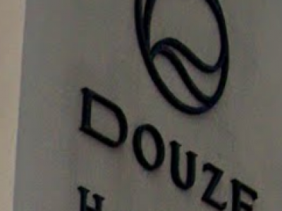 DOUZE