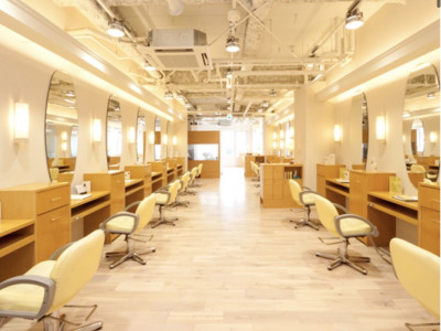 ALTI INTERNATIONAL - 旭川駅から近い場所にあります。とても感じの良い美容師さんたちがカットしてくれます。