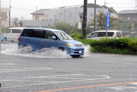 台風　廃車