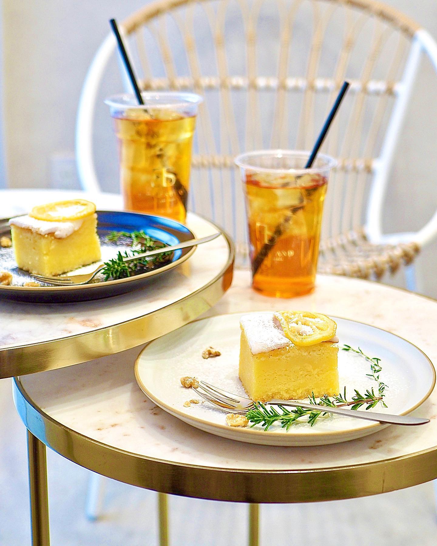 EIGHT STAND by GingerGarden