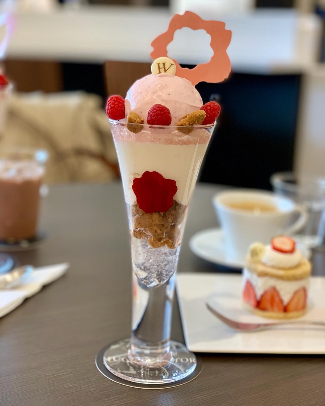 ユーゴ アンド ヴィクトール