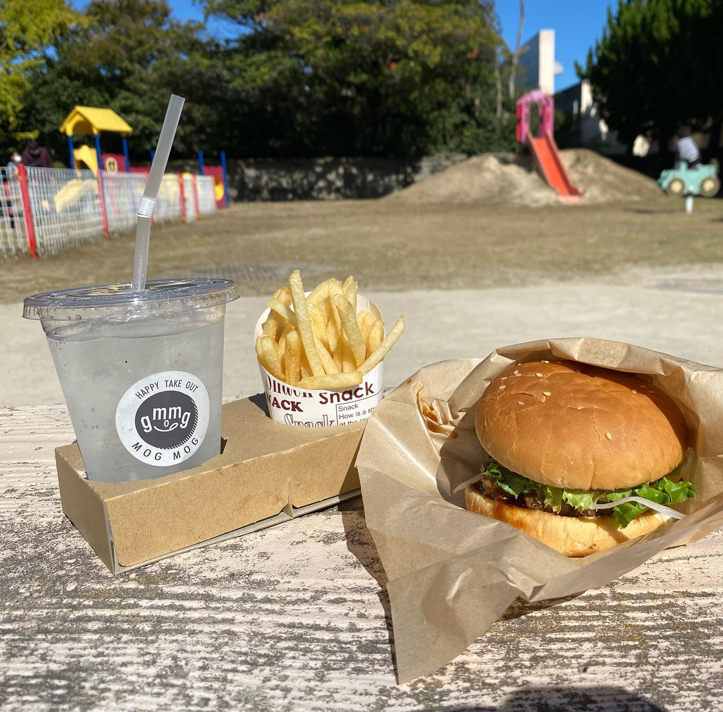 【mogmog】佐賀牛バーガーとクロッフルショップ