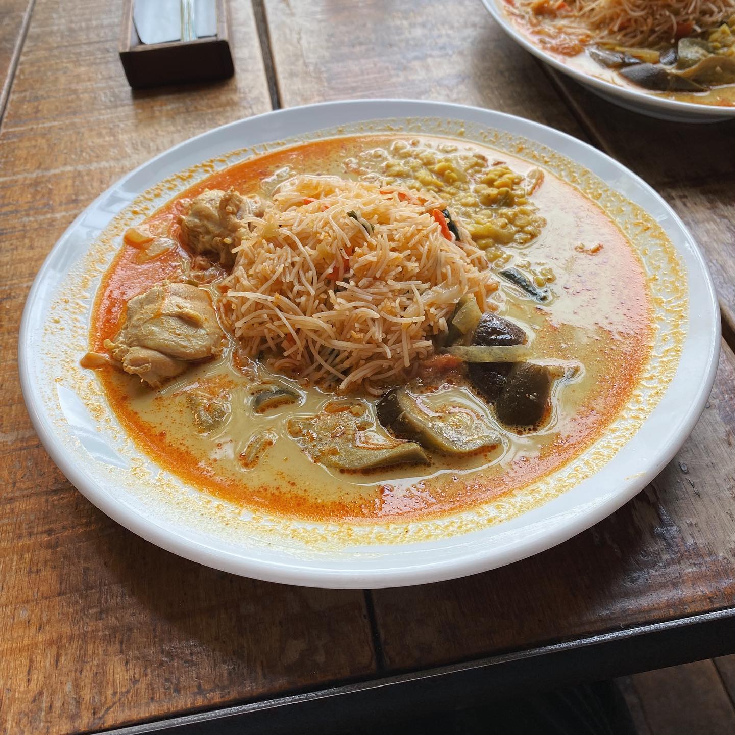 東方遊酒菜 ヌワラエリヤ