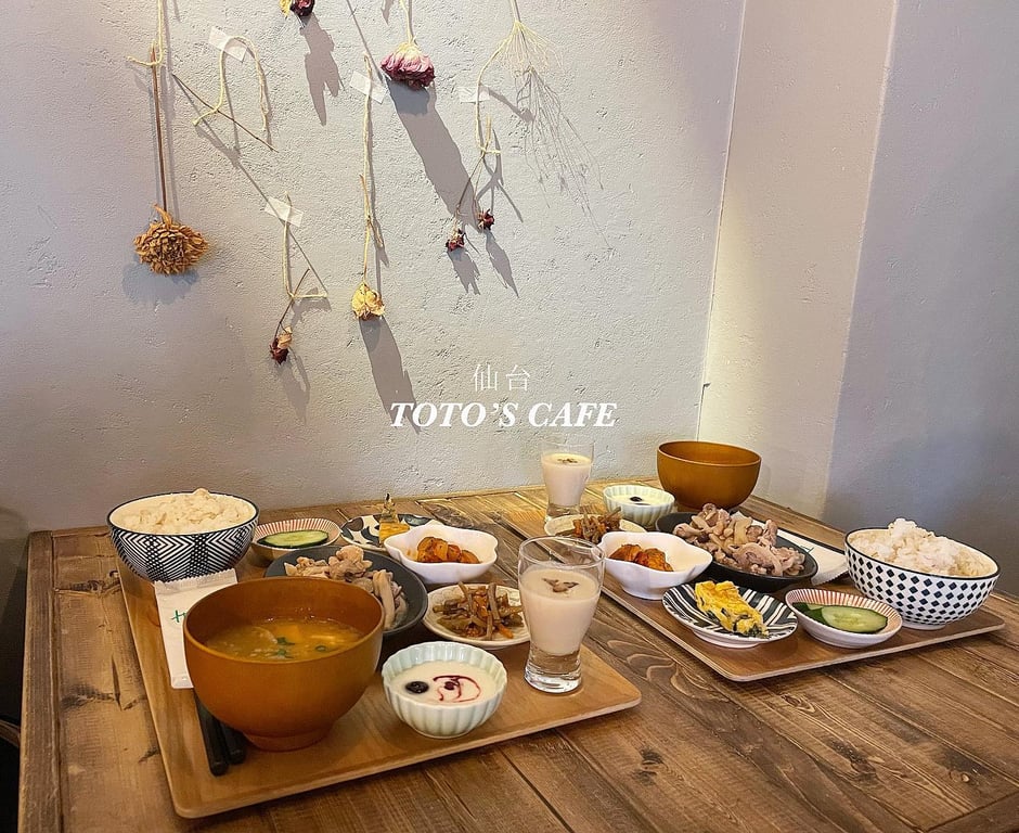 TOTO’S CAFE