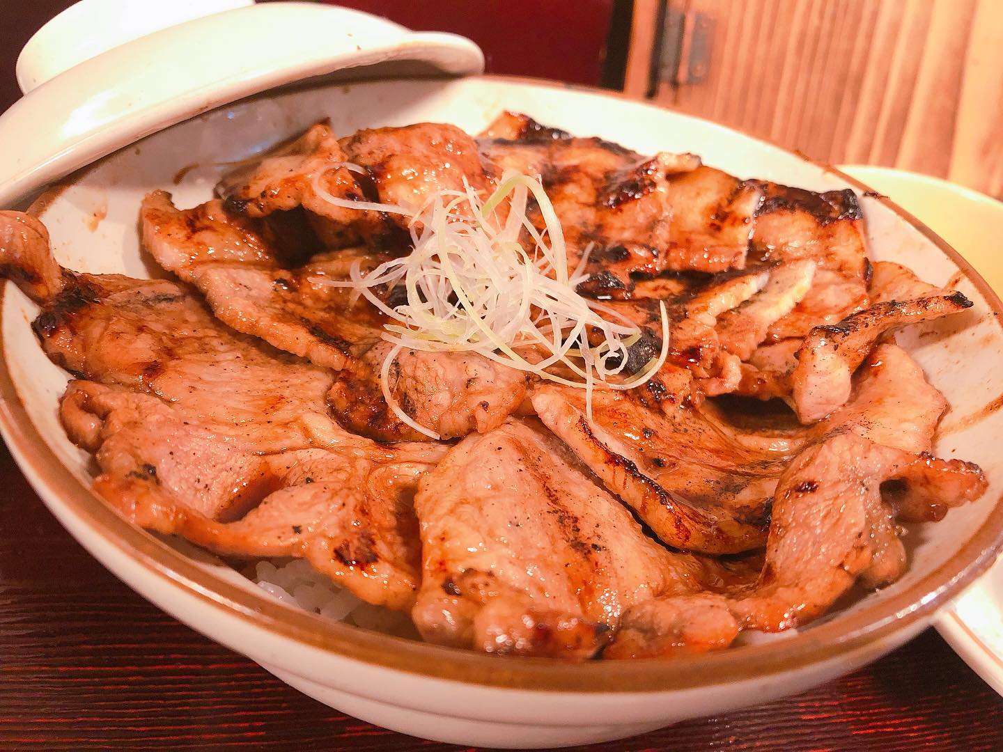 帯広豚丼炭火焼 とんたん