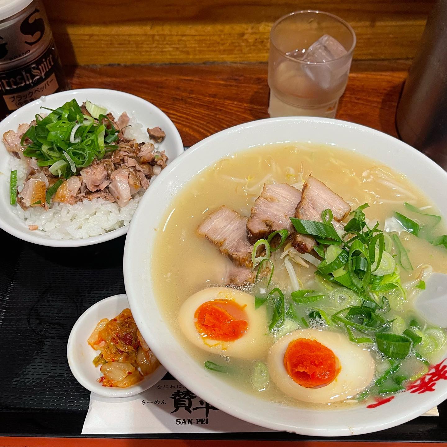 にんにくらーめん 賛平