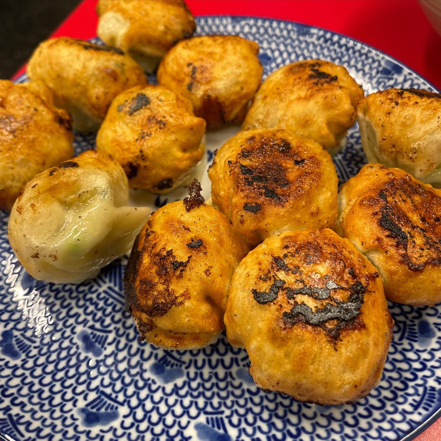 餃子とめしの包琳