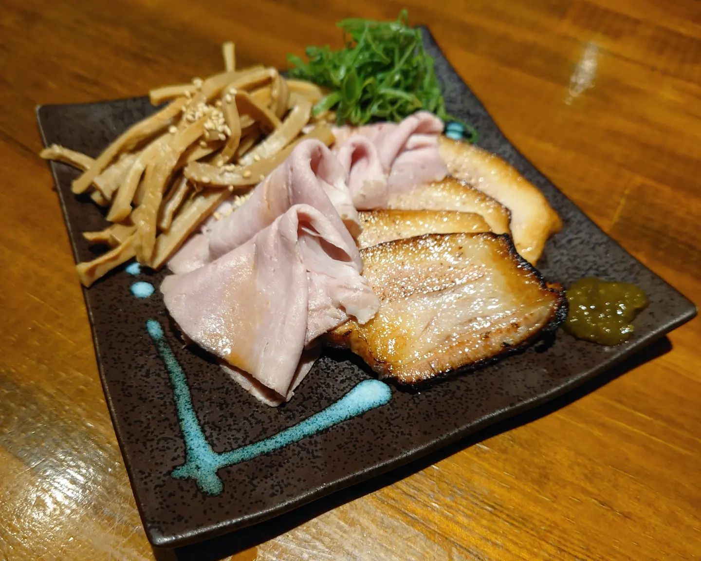 三鷹 らーめん酒場 SAL