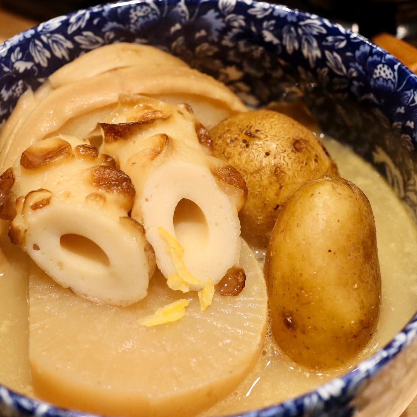 鶏だしおでん さもん 金山小町店