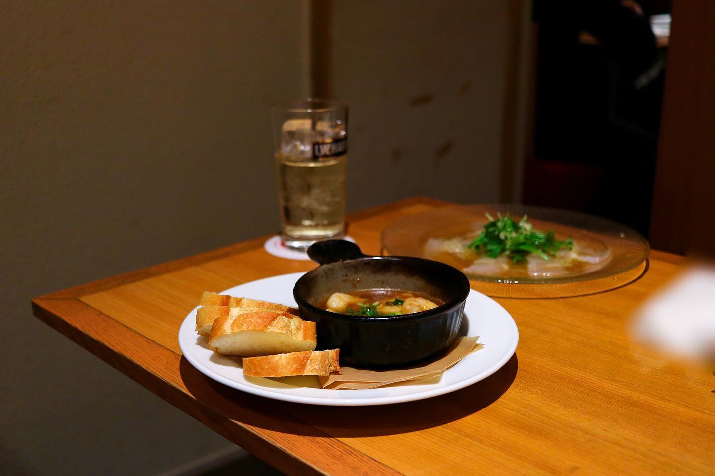 ダイニングバーイーナ 本厚木店