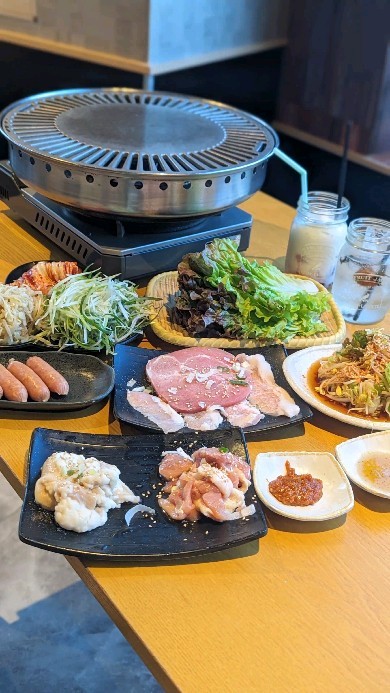 韓国・焼肉 YAKUYAKU食堂