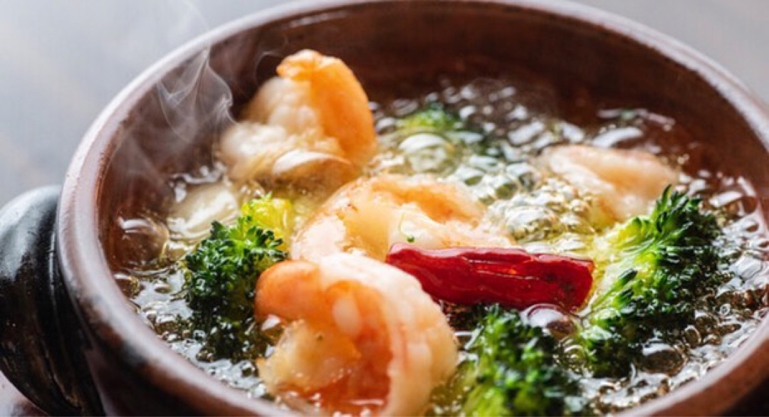 The Cork Screw Bar & Grill (ザ コークスクリュー バー&グリル)