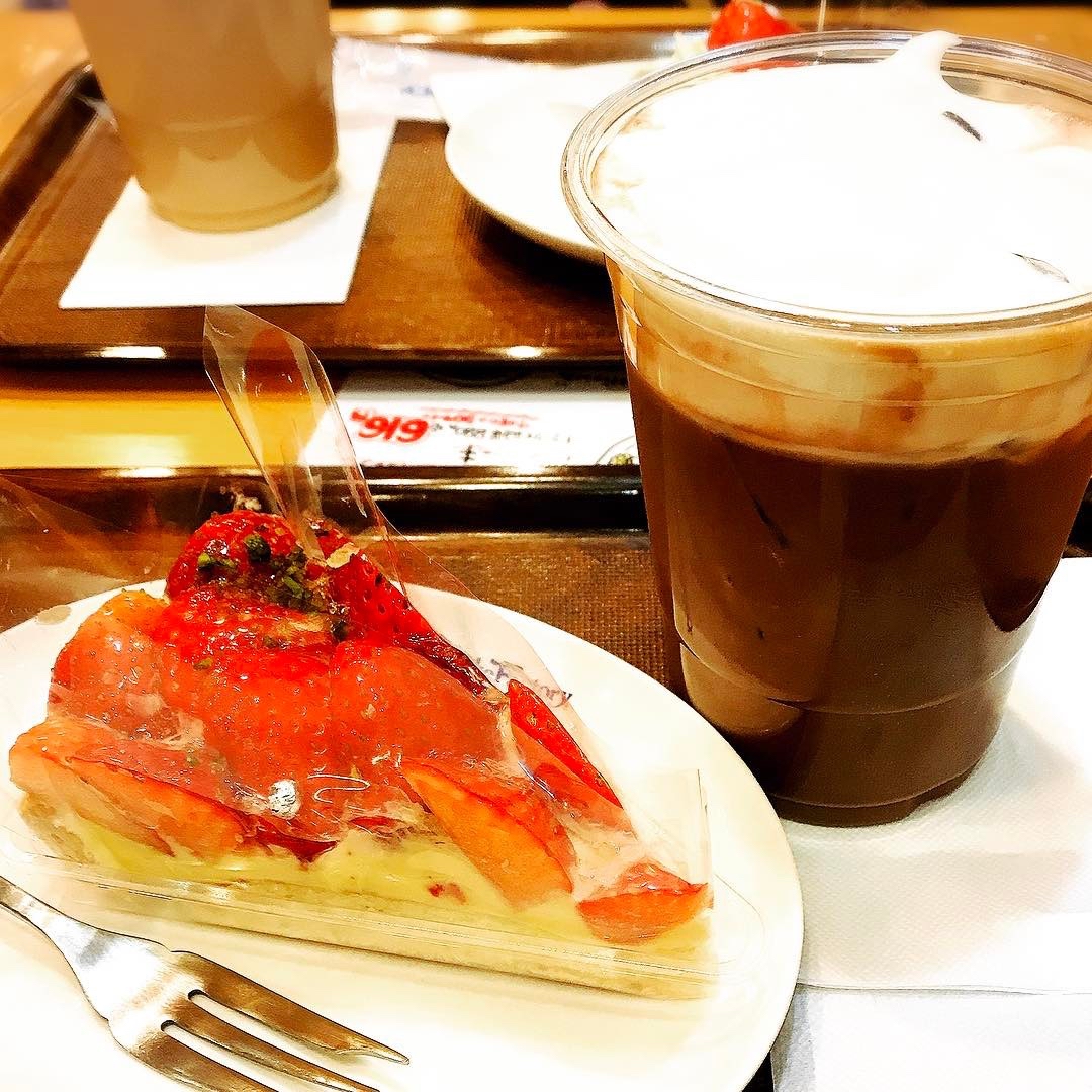 フルーツケーキファクトリー 伏見本店