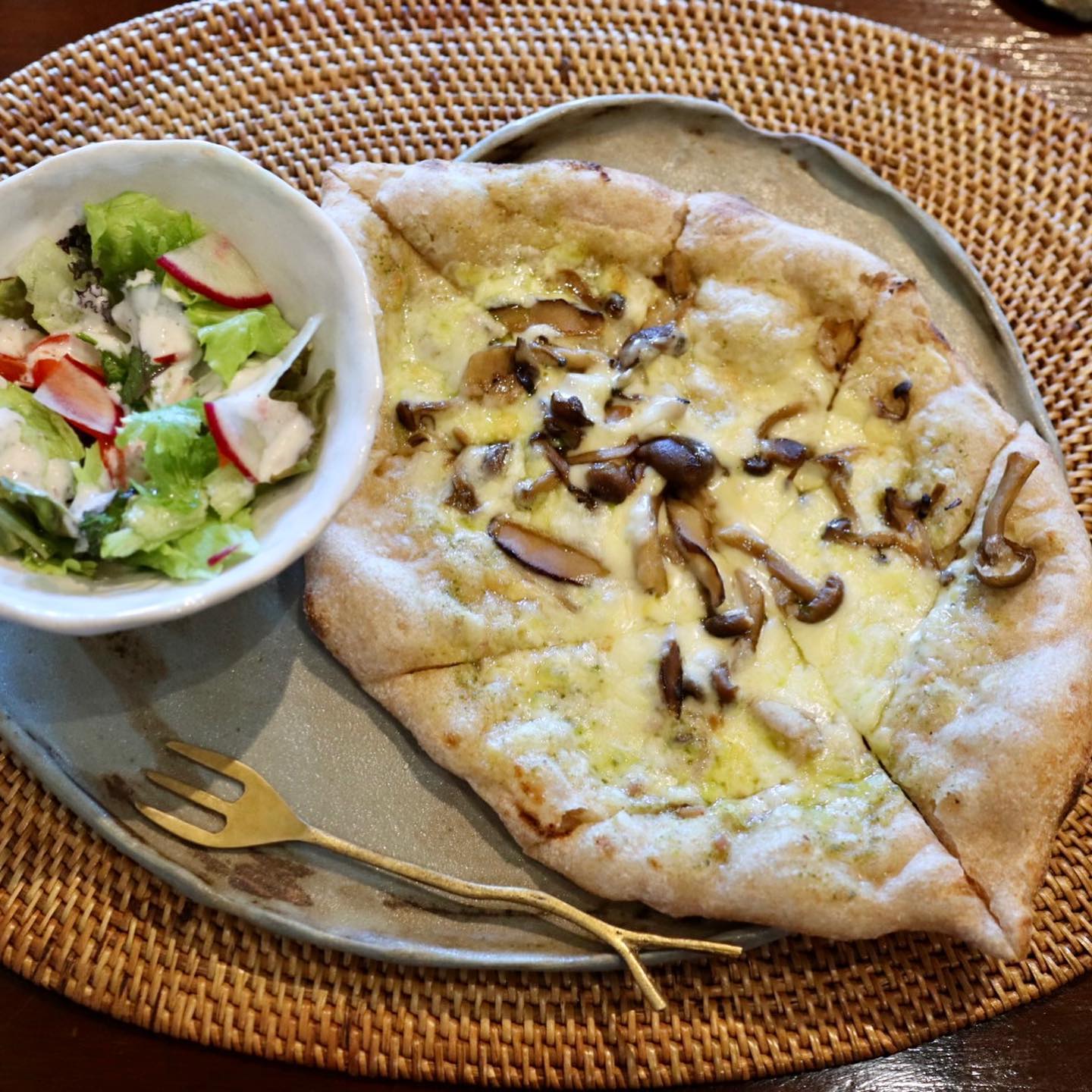 石窯パン&ギャラリーカフェ木のなか