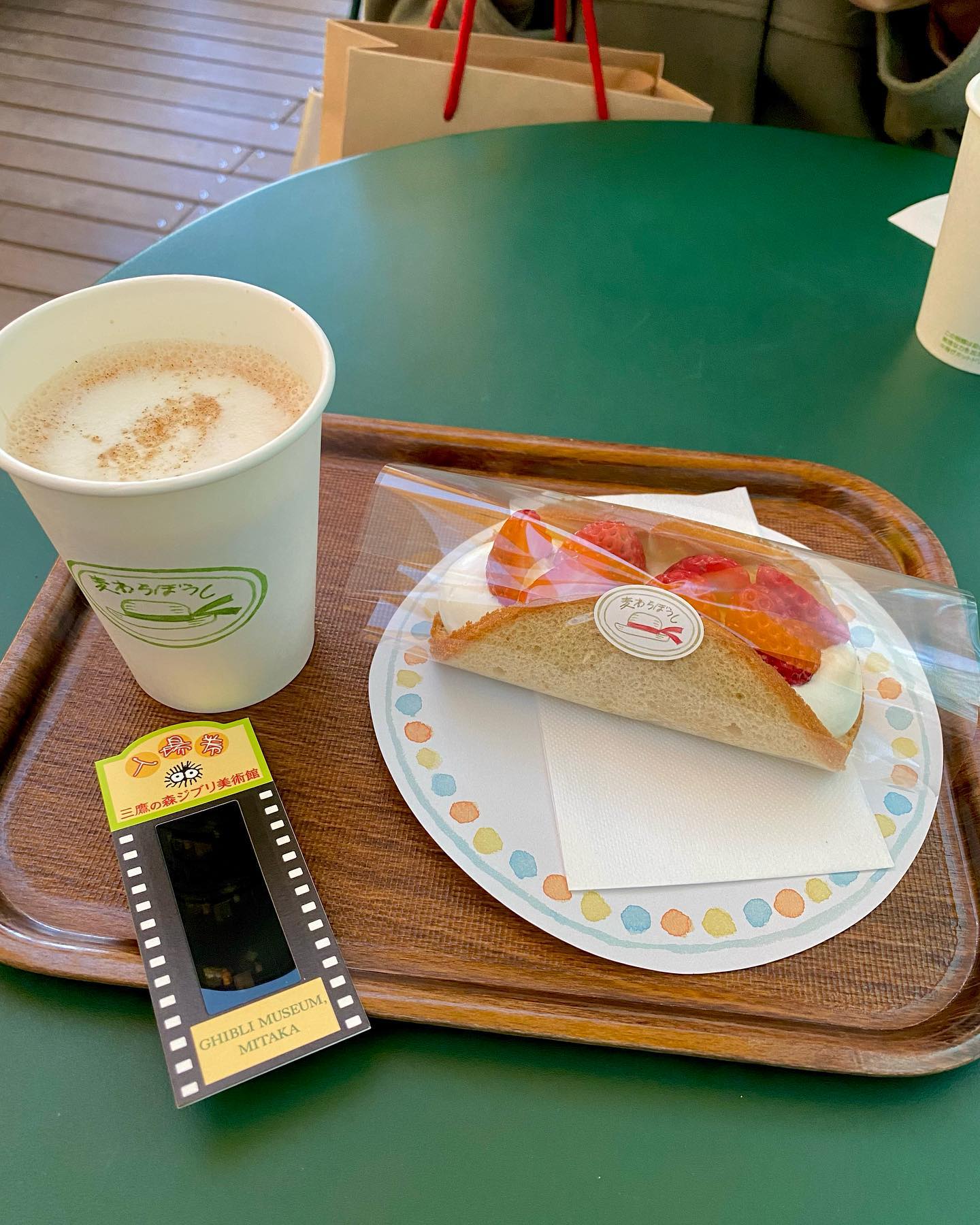 カフェ 麦わらぼうし