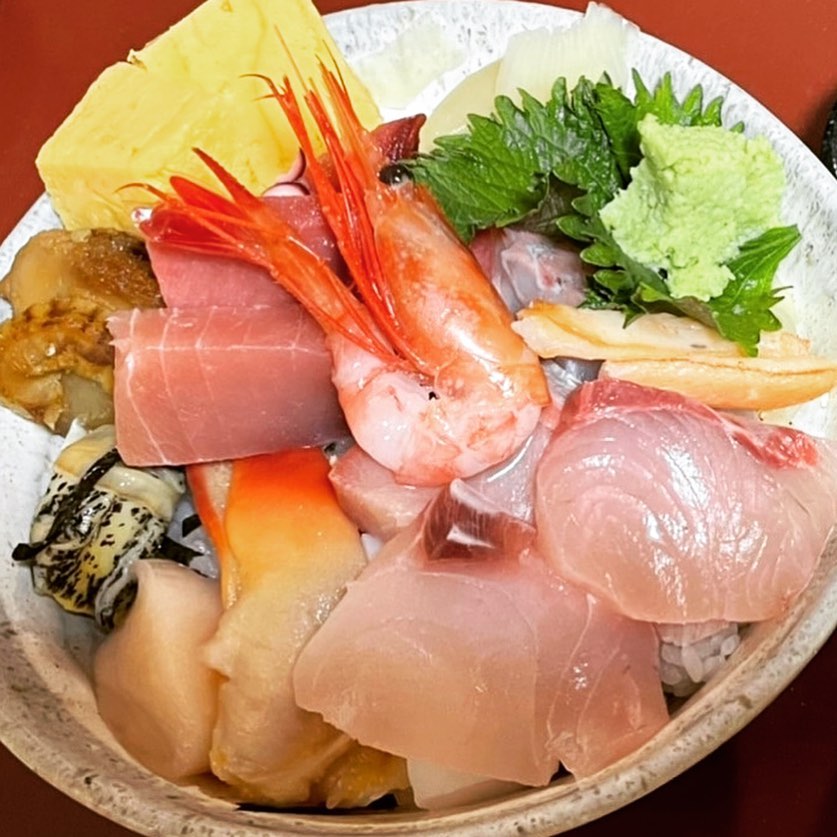 食事処 鈴女(すずめ)