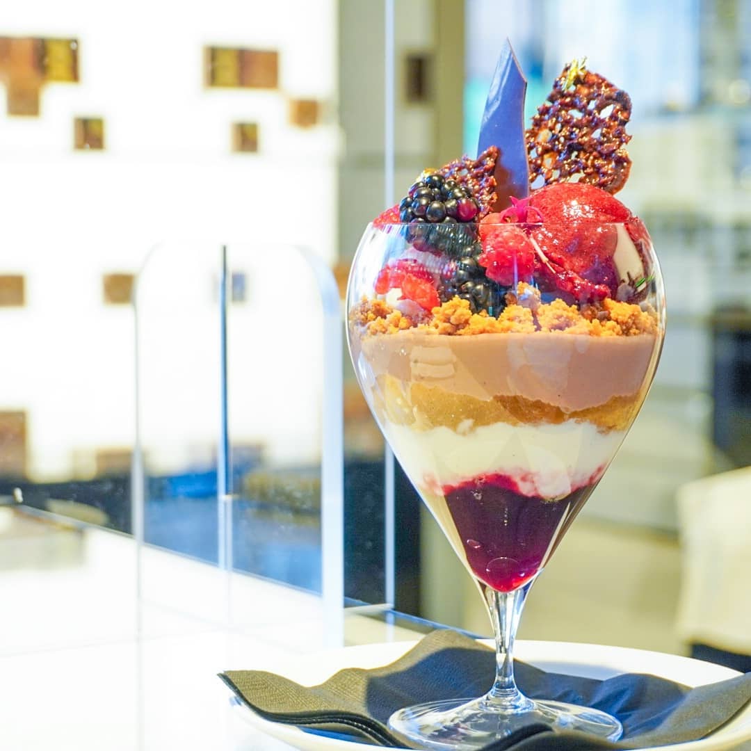 エンポリオアルマーニ カフェ 表参道