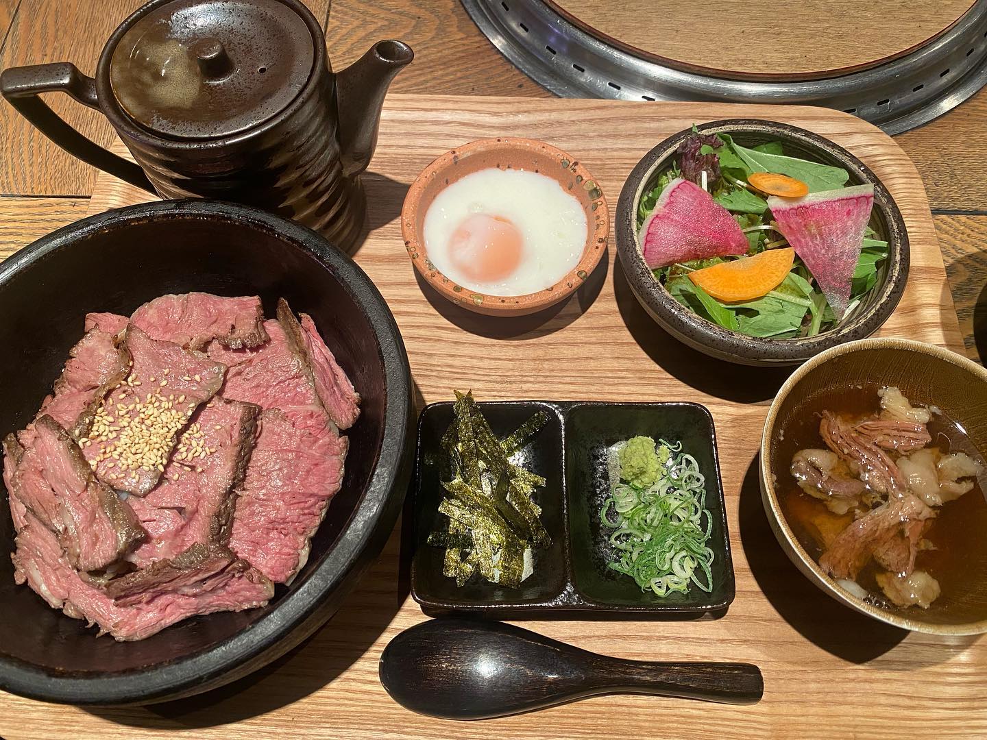赤身、牧草牛専門焼肉店 レットイットビーフ 肥後橋店
