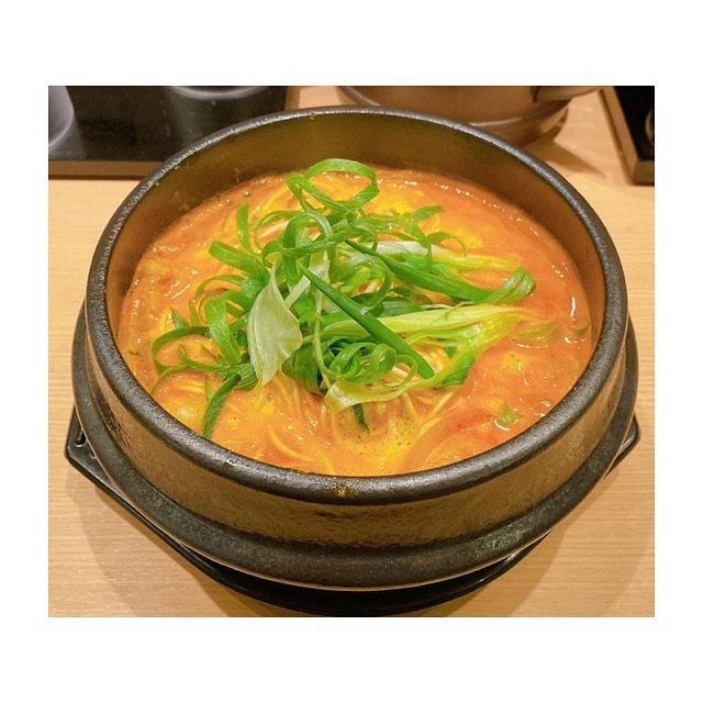 ホルモンらーめん 8910 白寿赤坂店